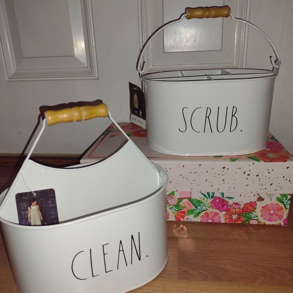🤍 RAE DUNN "CLEAN" FARMHOUSE STYLE METAL CLEANING CADDY WITH WOOD HANDLE bundle - Picture 2 of 8